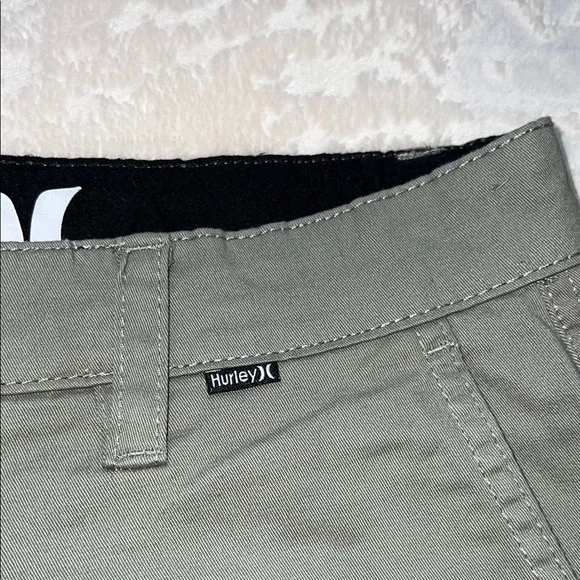 Hurley Men’s Sage  Green Cotton Blend Flat Front Shorts Casual Cut SZ 32 - Picture 4 of 10